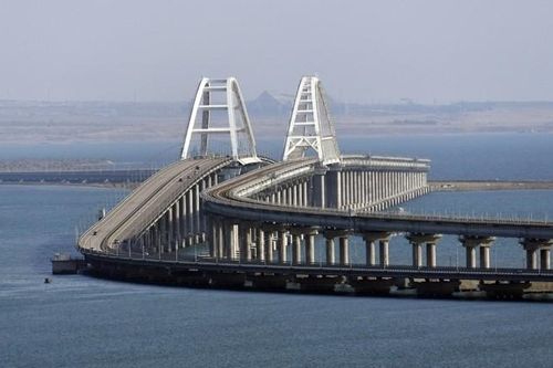 Hải quân Ukraine thề phá hủy cầu Crimea trong năm nay