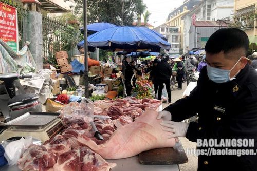 Thành phố Lạng Sơn: Tăng cường kiểm soát sản phẩm gia súc, gia cầm và gia cầm sống lưu thông trên thị trường