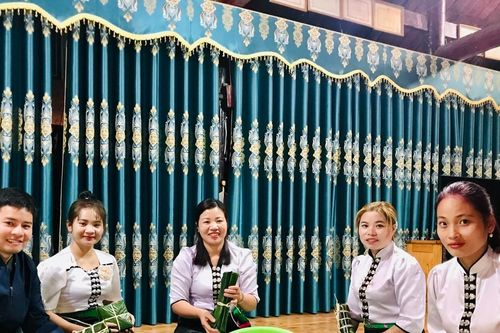 Bánh chưng cốm của người Thái