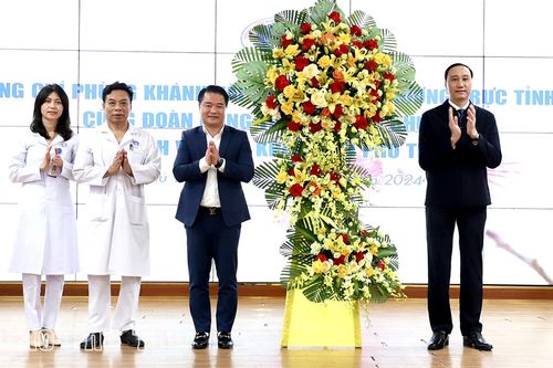 Phó Bí thư Thường trực Tỉnh ủy thăm, chúc Tết tại Bệnh viện đa khoa tỉnh
