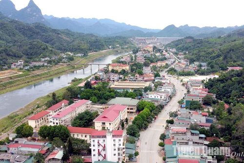 Xây dựng huyện xứng đáng với tiềm năng lợi thế