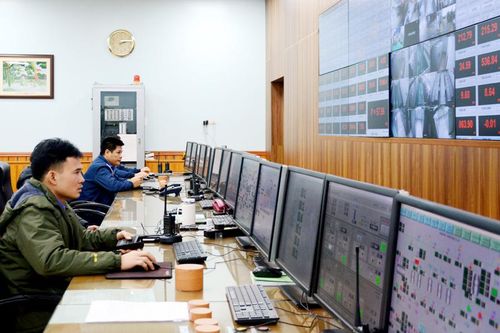 Doanh nghiệp 'sáng đèn' xuyên Tết