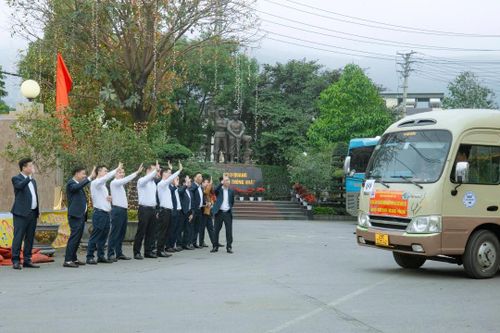 Than Thống Nhất với những chuyến xe nghĩa tình trong dịp Tết Nguyên đán Giáp Thìn 2024