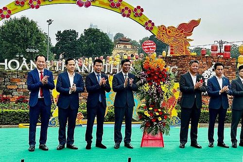 Hoàng thành Thăng Long và phố cổ Hà Nội được kết nối bằng phương tiện xanh