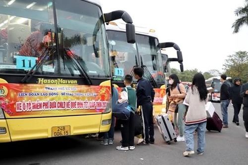 Hà Nội bố trí xe khách miễn phí đưa 1.200 công nhân về quê đón Tết