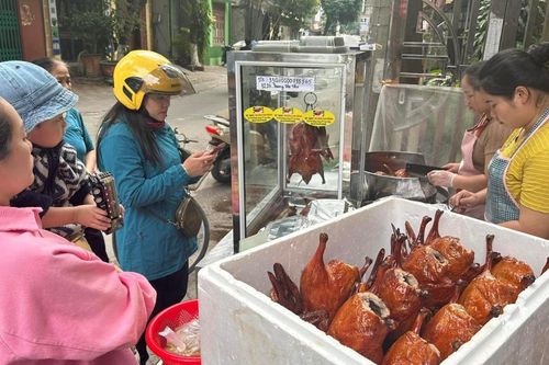 Tục ăn thịt vịt chiều 30 Tết của người Tày Cao Bằng