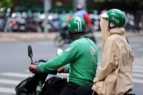 Xe ôm công nghệ chạy 'không kịp thở' những ngày giáp Tết