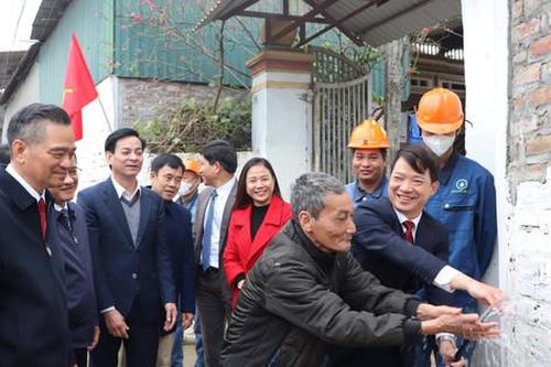 Ba Vì dẫn nước sạch vượt sông Hồng đến xã đảo Minh Châu