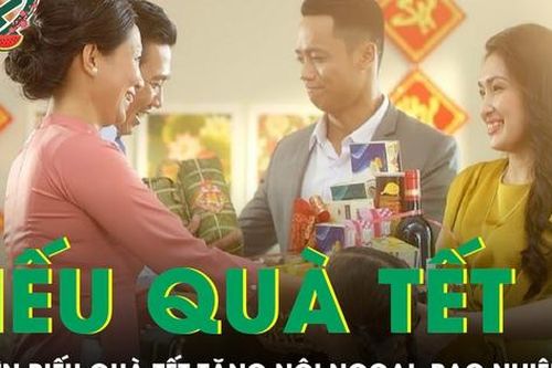 PODCAST: Chuyện biếu quà Tết nội - ngoại: Bao nhiêu là đủ?