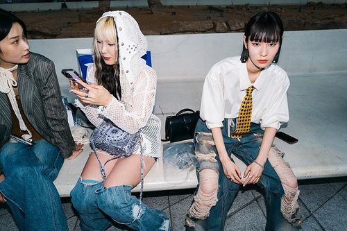 Fashionista 'xôm tụ' tại Seoul Fashion Week 2024