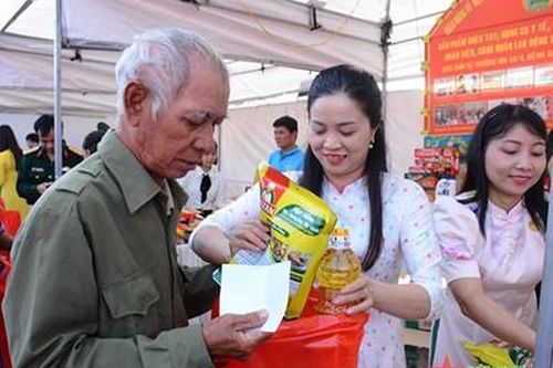 Tết đủ đầy ở nơi đơn vị đóng quân
