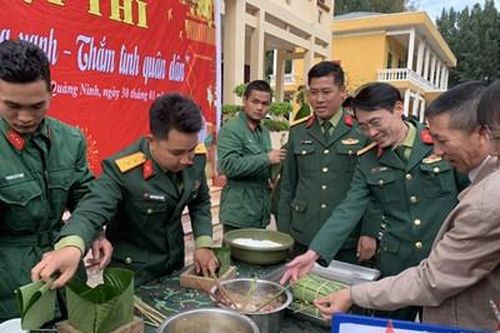 Tết hải đảo ấm tình quân dân