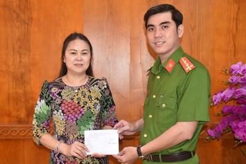 Công an tỉnh Bạc Liêu trao trả tài sản hơn 700 triệu đồng cho nữ Việt kiều