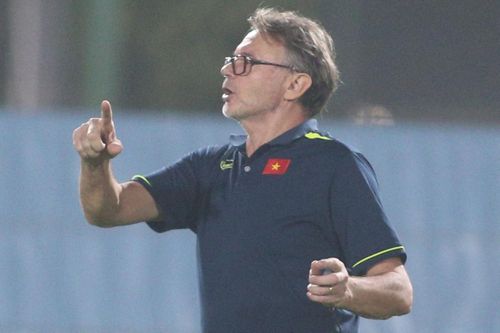 HLV Troussier chỉ ra điểm yếu của Nhật Bản tại Asian Cup