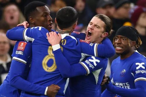 Chùm ảnh: HLV Pochettino chịu thay đổi, Chelsea vùi dập Aston Villa
