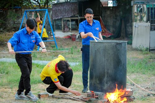 Sinh viên gieo mầm yêu thương ngày Tết Giáp Thìn
