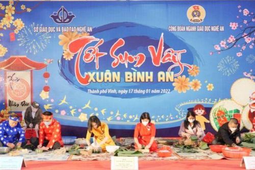Mang đến sự sẻ chia cùng Tết