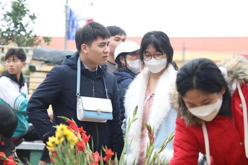 Nam Định: chợ cổ 700 năm tuổi sôi động dịp cận Tết 2024