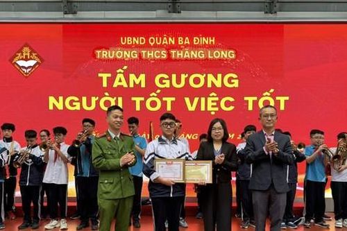 Học sinh Thủ đô dũng cảm bắt cướp