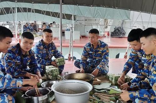 Ấm áp Tết đầu xa nhà của các chiến sĩ hải quân