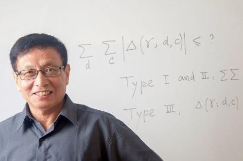 Giáo sư Toán học từ chối về nước ở Mỹ làm bồi bàn 7 năm giờ ra sao?