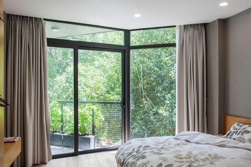 Nhà 5 tầng thiết kế vừa ở, vừa cho thuê, chi phí chỉ 2,5 tỷ đồng