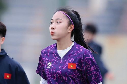 'Hot girl' U20 nữ Việt Nam tập tới 29 Tết chờ đấu Trung Quốc, Nhật Bản