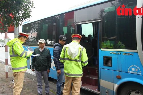 Nam Định: Tăng cường kiểm tra, xử lý xe khách 'nhồi nhét' dịp Tết Giáp Thìn