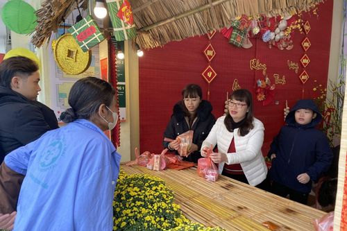 Tết ấm cho người bệnh, nhân viên y tế ở lại bệnh viện