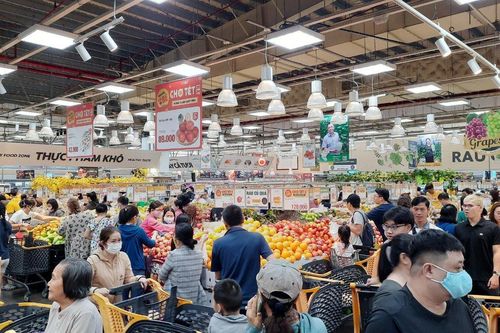 TP Hồ Chí Minh: Siêu thị đông nghịt người trong ngày 29 Tết