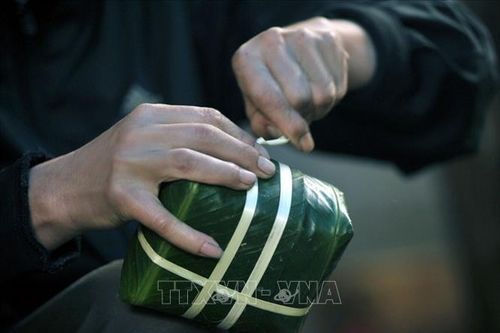 Nét đẹp phong tục gói bánh chưng ngày Tết
