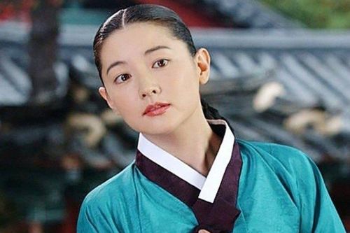 Lee Young Ae tái xuất sau 20 năm