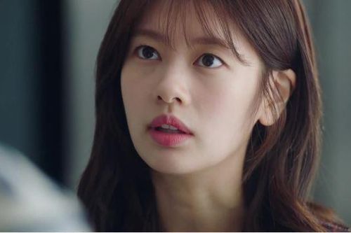 Ngày cưới đã định rồi thì chồng tương lai của tôi lại bắt đầu chê bai vợ công việc không ổn định, lương thấp, nhưng tức hơn là hắn lại thường xuyên nhắn tin tâm sự cùng người yêu cũ