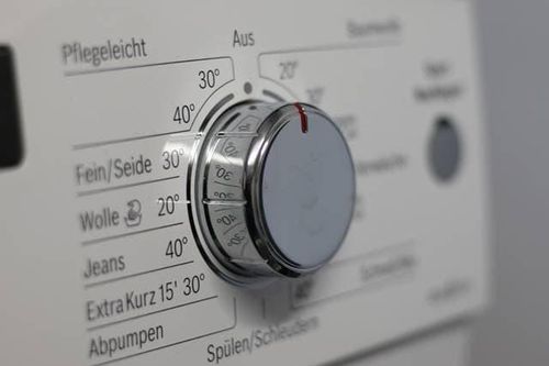 Giặt quần áo bằng nước nóng và nước lạnh khác nhau như thế nào?