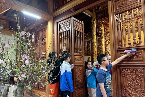 Tục dọn dẹp nhà cửa 'tống cựu nghênh tân'