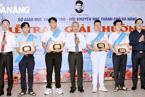 'Chi bằng học', giá trị nghìn đời