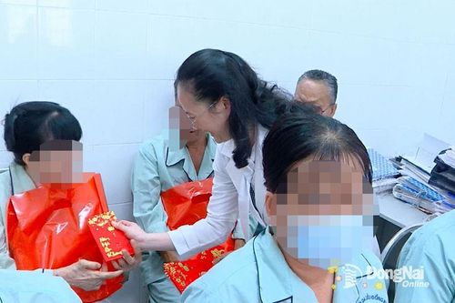 Tết 'ấm' của 14 bệnh nhân phong