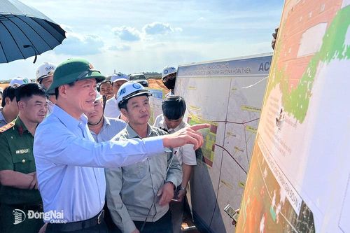 Ủy viên Trung ương Đảng, Bí thư Tỉnh ủy Nguyễn Hồng Lĩnh: Chung sức, đồng lòng, quyết tâm thực hiện thắng lợi nhiệm vụ năm 2024