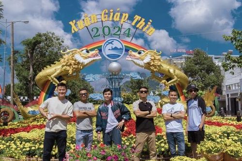 TP. Cam Ranh rực sắc xuân