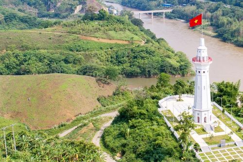 Ngược miền biên ải