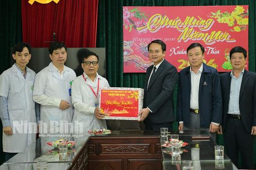 Lãnh đạo huyện Nho Quan thăm, động viên các đơn vị trực Tết