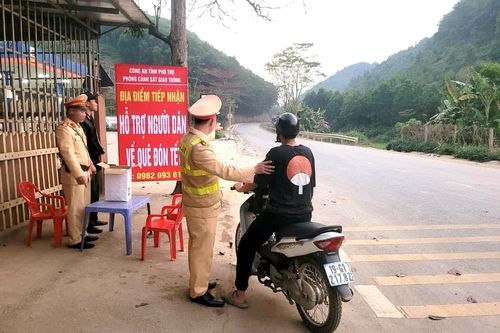 Lập 7 điểm hỗ trợ người dân di chuyển về quê đón Tết