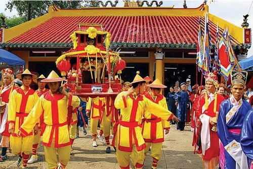 Độc đáo lễ hội Bà chúa Muối