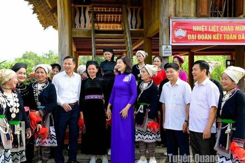 Xây dựng chính quyền vì Dân
