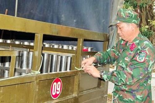 Công việc thầm lặng trong thời khắc giao thừa