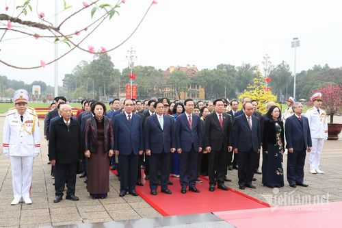 Lãnh đạo Đảng, Nhà nước viếng Chủ tịch Hồ Chí Minh nhân dịp Tết Nguyên đán