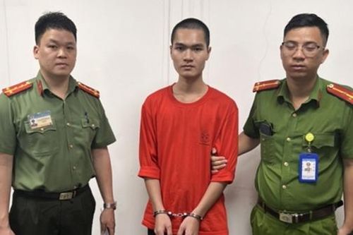 Bắt đối tượng truy nã nhập cảnh về Việt Nam qua sân bay quốc tế Đà Nẵng