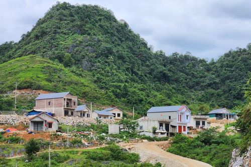 Xuân về trên các xóm biên giới
