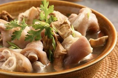 Cách nấu canh măng móng giò - món ngon bổ dưỡng ngày Tết