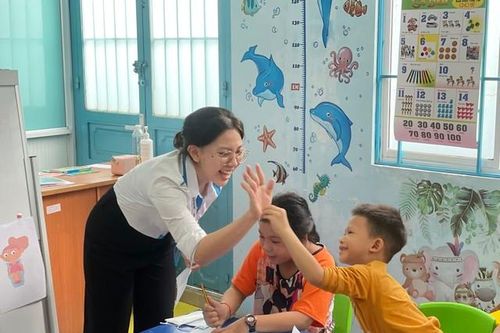 Lớp học vui vẻ trong bệnh viện: Vui một xíu rồi sớm về nhà